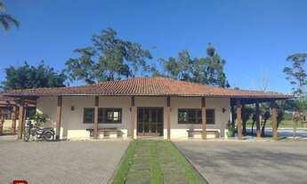 Imagem 7: Casa muito bem localizada na SC 401