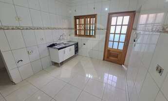 Imagem: Casa com 2 quartos, sala, cozinha, banheiro