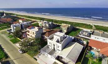 Imagem: Sobrados com piscina em Guaratuba