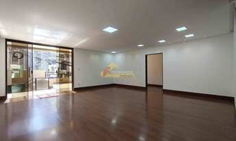 Imagem 2: Casa para aluguel, 5 quartos, 3 suítes, 4 vagas, Centro - Divinópolis/MG