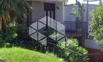 Imagem 7: Casa 2 dormitórios no Bairro Três Figueiras em Porto Alegre