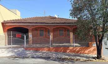 Imagem: Casa plana para Venda e Locação, Centro