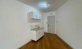 Imagem 2: Ótima kitnet no bairro Carvoeira, em frente a UFSC!