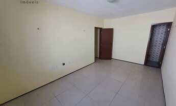 Imagem 3: Casa com 3 quartos no bairro Pici em Fortaleza, CE