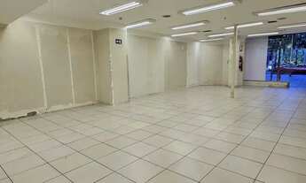 Imagem: BAIXO GLORIA - Lojão de frente para Rua