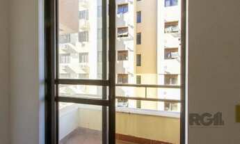 Imagem 7: EXCELENTE SALA COMERCIAL, muito bem localizada no bairro Menino Deus, 01 banheiro, sacada