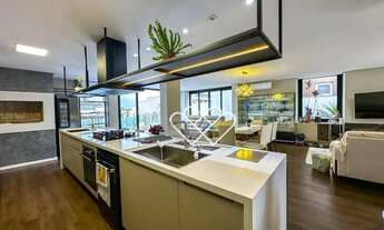 Imagem 4: Casa Com 3 Suítes, Lareira e Varanda no Condomínio Cyrela - Conforto e Exclusividade