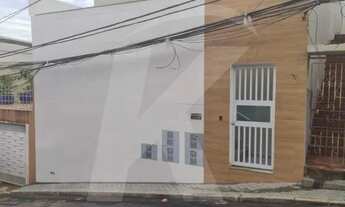 Imagem: Sobrado com 2 quartos, sala, cozinha, banheiro