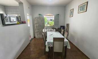 Imagem 4: Casa MOBILIADA tipo pensionato muito próxima da UFU com 2 vgs, 8 quartos, 4 banheiros, pis