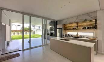 Imagem 7: Casa alto padrão com 320m de 4 quartos sendo 2 suítes em condomínio com infra no Campeche