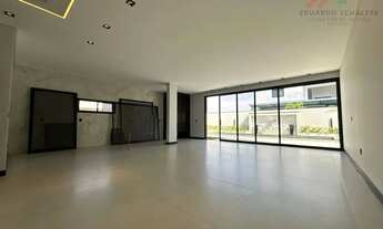 Imagem 3: Imóvel para venda possui 413 metros quadrados com 5 quartos em Centro - Camboriú - SC