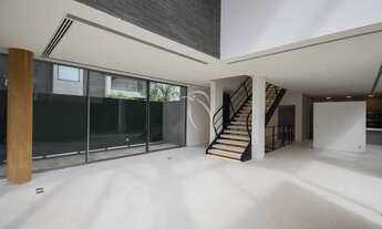 Imagem 7: Casa de condomínio para aluguel e venda possui 636 metros quadrados com 4 quartos