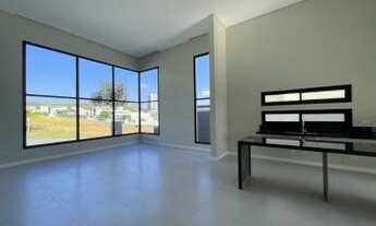 Imagem 6: Casa de condomínio para venda possui 235 metros quadrados com 3 quartos