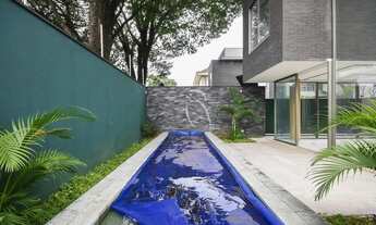 Imagem 3: Casa de condomínio para aluguel e venda possui 636 metros quadrados com 4 quartos