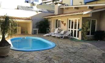 Imagem 2: Casa para Venda - 330m², 4 dormitórios, sendo 1 suites, 4 vagas - Petrópolis