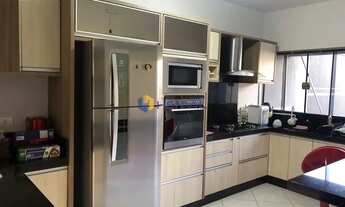 Imagem: Sobrado com 3 quartos à venda, 250 m²