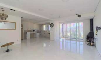 Imagem 2: Casa para Venda - 377m², 4 dormitórios, sendo 2 suítes, 3 vagas - Teresópolis