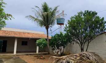 Imagem: Terreno com casa térrea no fundo a venda