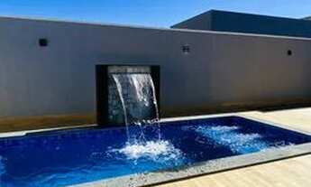 Imagem 6: Casa de condomínio térrea para venda possui 200 metros quadrados com 4 quartos