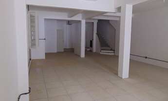 Imagem: JK todo reformado com pátio privativo no