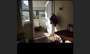 Imagem 2: Alugo quarto para Moça em Copacabana a uma quadra da praia