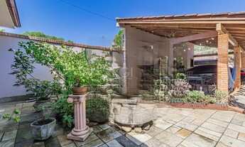 Imagem 4: Casa com 05 dormitórios/quartos No Bairro Ipanema