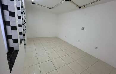 Imagem 2: Última chance]Sala para Alugar - Caminho das árvores