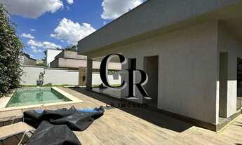 Imagem: Casa térrea com pavimento superior com