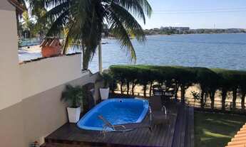 Imagem 2: Casa de condomínio para aluguel por temporada possui 250 metros quadrados com 7 quartos