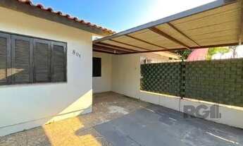 Imagem 2: Casa em Porto Alegre, no bairro Restinga, com 2 dormitório(s), e 2 banheiros, à venda