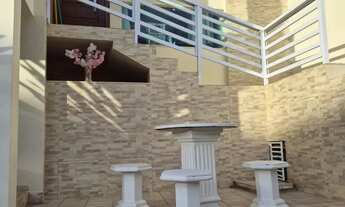 Imagem 5: Casa com Piscina, 3 Quartos (1 Suíte), Dependência, Área Gourmet, Portaria 24h, Armários