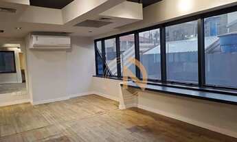 Imagem: Sala no Itaim Bibi, recém reformada com