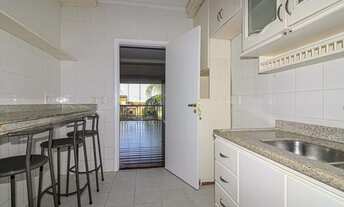 Imagem 7: Casa de condomínio para venda tem 219 metros quadrados com 3 quartos