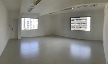 Imagem 5: Sala comercial com 80 m², reformada, no centro da cidade, localizada no Edifício Centro Em
