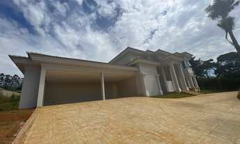 Imagem 6: Casa no condomínio Fazenda da Grama, em fase final de obras