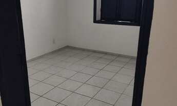 Imagem 4: Casa de Vila com varanda e garagem coberta