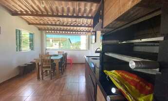 Imagem 2: Casa 2 dormitórios sendo 1 suíte reformada/ com varanda com churrasqueira- Guarujá