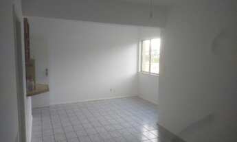 Imagem 2: Politeama, Apartamento 2/4, 71 m2, dependência completa, armários nos quartos