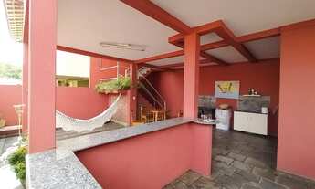 Imagem 5: CASA ASSOBRADADA À VENDA COM 4 DORMITÓRIOS SENDO UMA SUÍTE E AMPLO ESPAÇO DE LAZER COM CHU