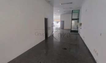 Imagem 2: Ponto comercial/Loja/Box para aluguel tem 739 metros quadrados