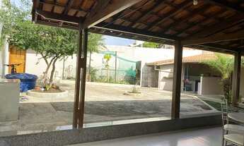 Imagem 3: Casa com 240m2, 2 quartos, 1 suíte, 4 vagas, lote inteiro