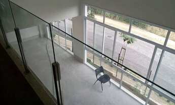 Imagem 4: Casa de condomínio sobrado para aluguel possui 234 metros quadrados com 4 quartos