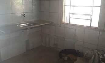 Imagem 4: Aluga se casa com barracão fundo