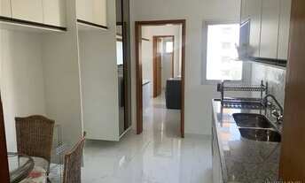 Imagem: São 4 suites com sacadas, suíte principal