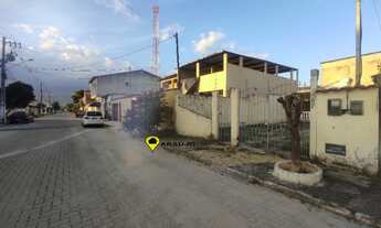 Imagem 3: Terreno murado e plano no Jardim Aliança II. ( com edícula ao fundo ) Valor R$ 160 Mil