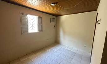 Imagem 2: Casa térrea em rua tranquila