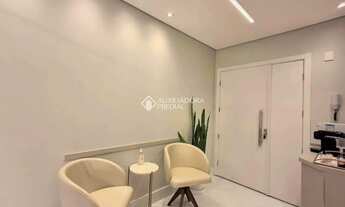 Imagem 3: Sala Comercial Mobiliada, andar alto com Vaga Coberta no Max Plaza