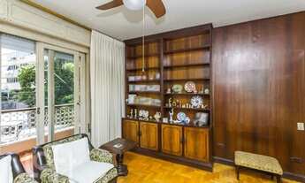 Imagem 2: Imóvel para venda tem 190 metros quadrados com 4 quartos em Rio Branco - Porto Alegre - RS