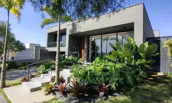 Imagem: Casa à venda com 3 suítes no Jardim dos