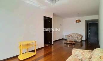 Imagem 4: ALUGA amplo apto SEMI MOBILIADO de 02 quartos, 96m² privativos, com sacada no Centro de Ca